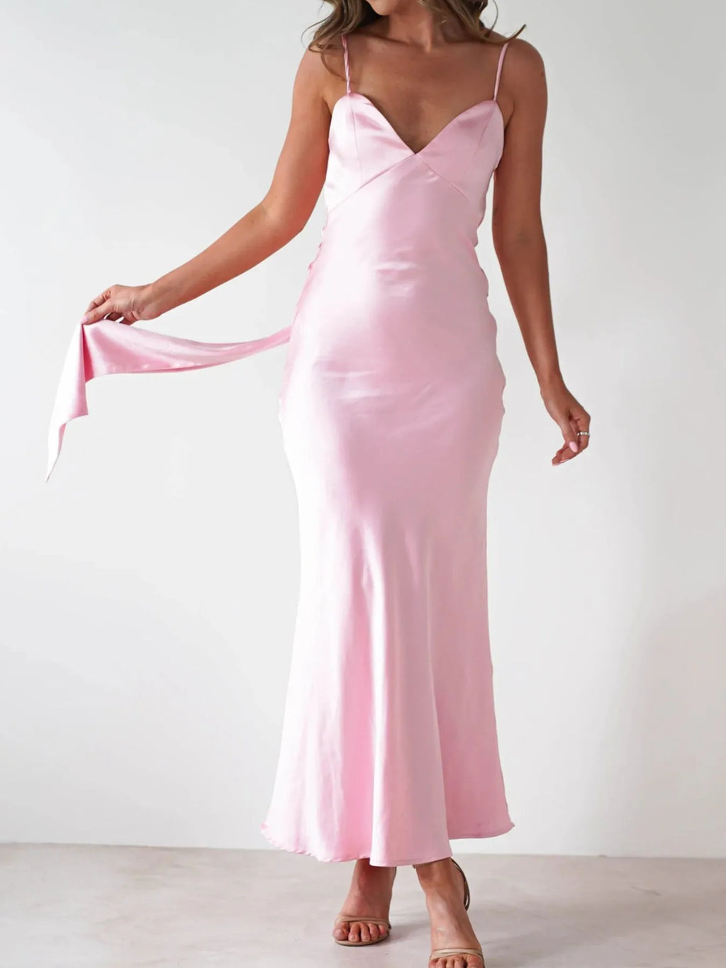 Vera · vestido largo de raso con espalda descubierta — vista 17