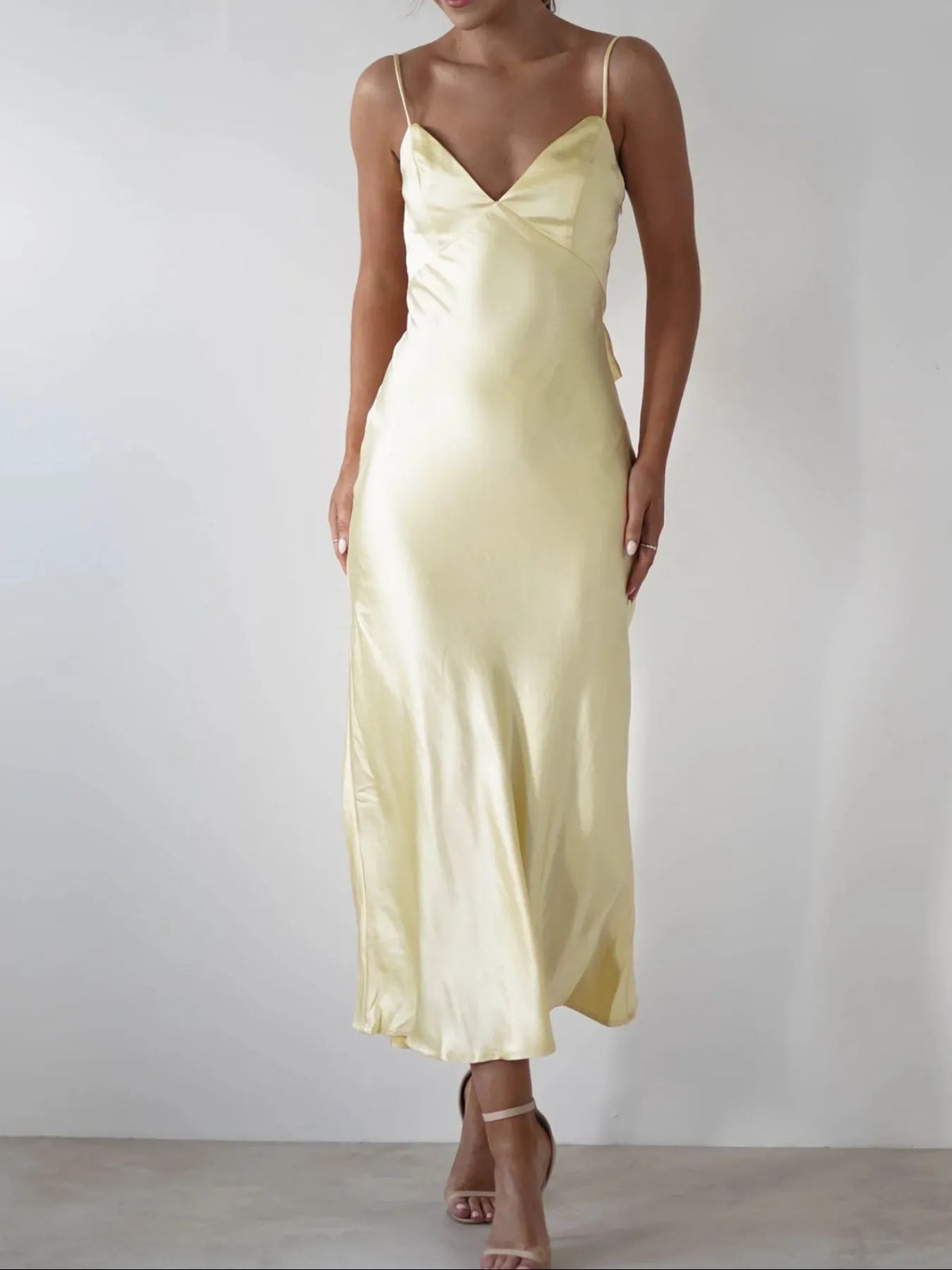 Vera · vestido largo de raso con espalda descubierta — vista 10