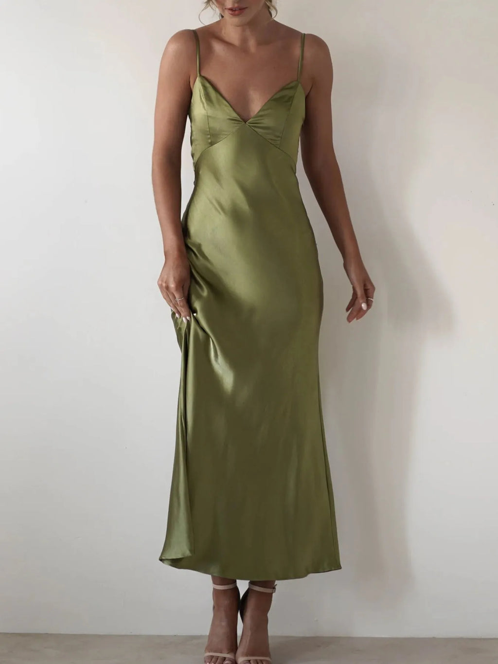 Vera · vestido largo de raso con espalda descubierta — vista 7