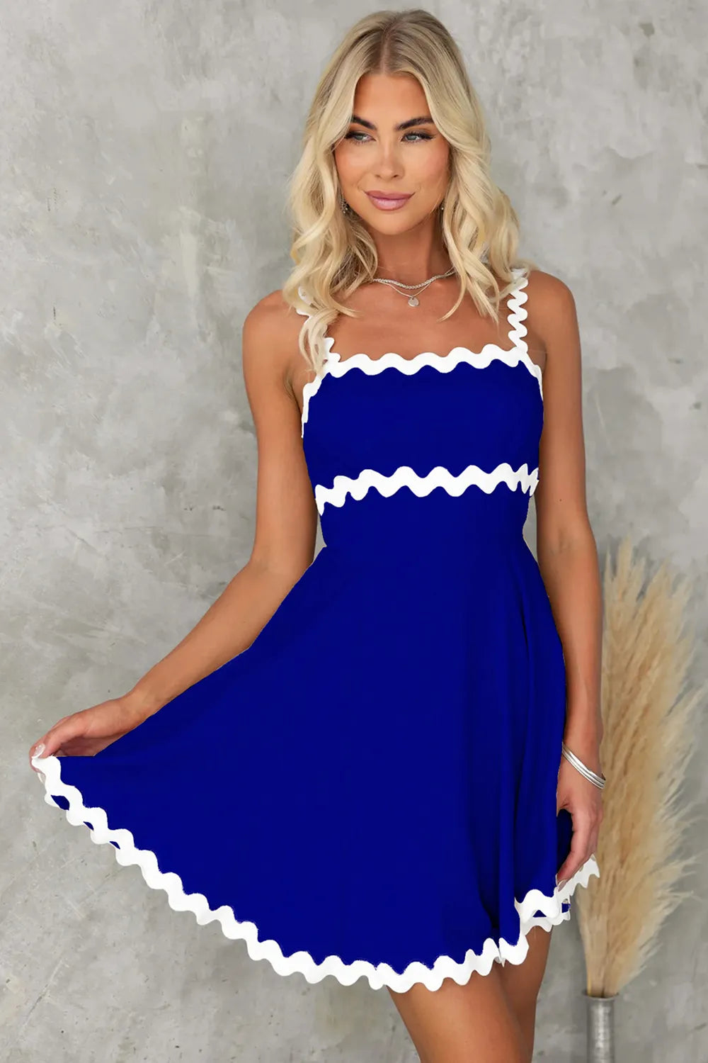 Lía · vestido corto de escote cuadrado con ribete — vista 17