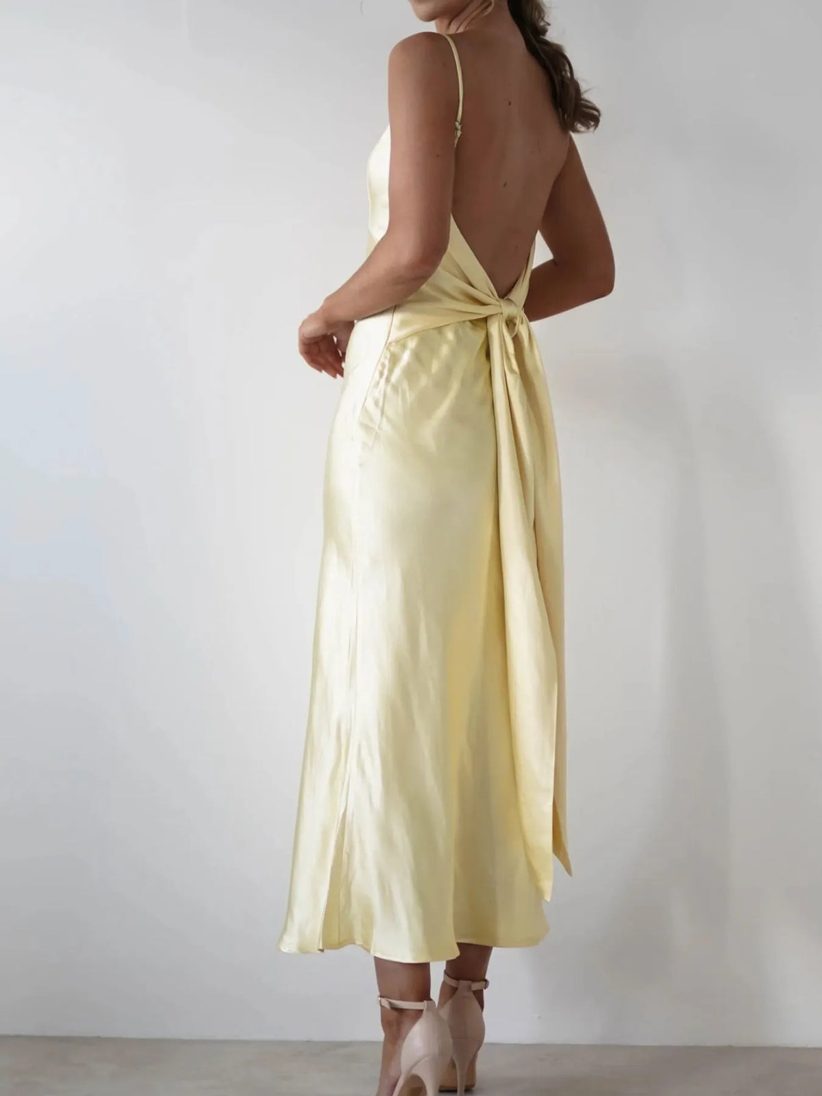 Vera · vestido largo de raso con espalda descubierta — vista 14