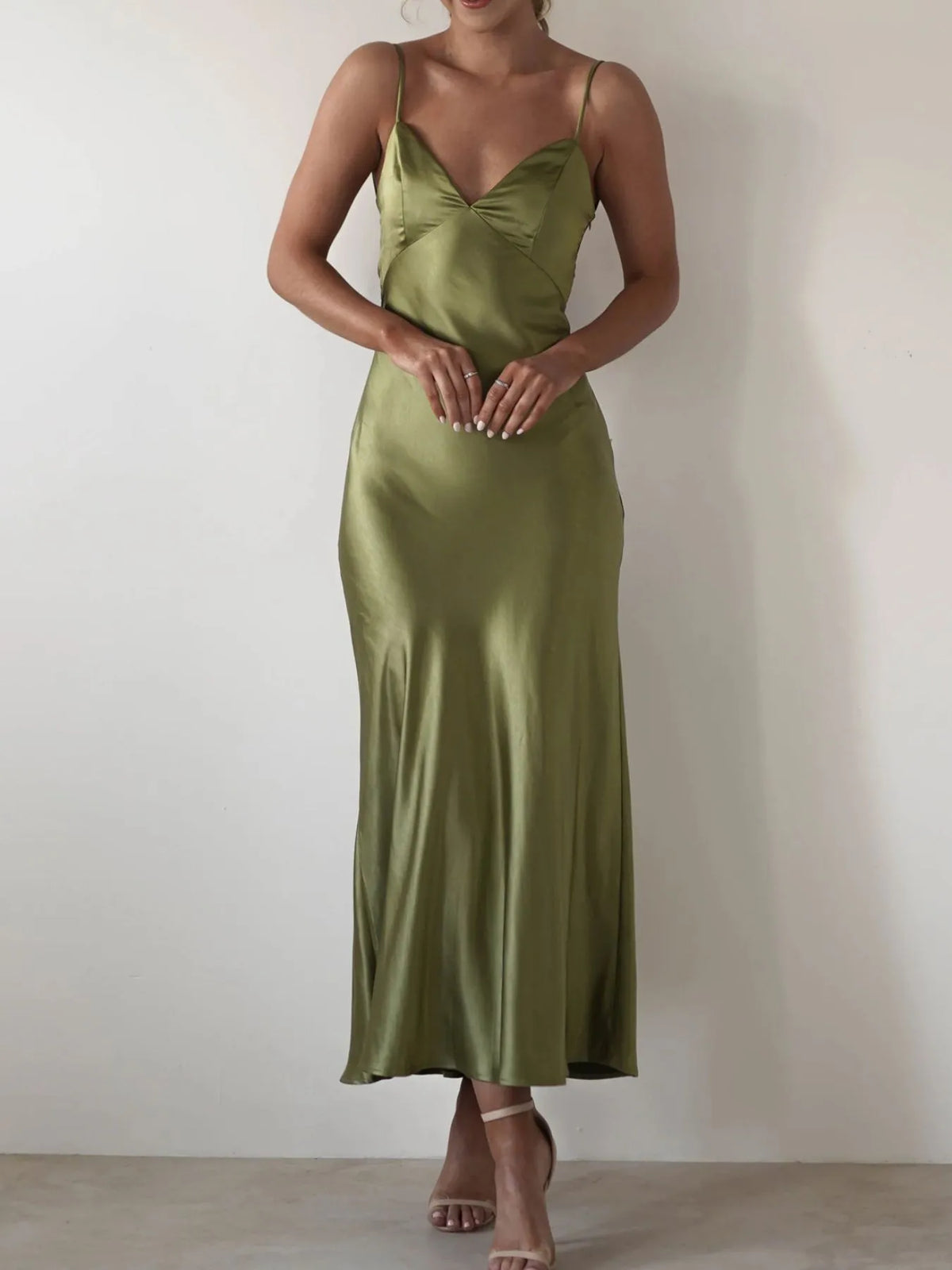 Vera · vestido largo de raso con espalda descubierta — vista 9